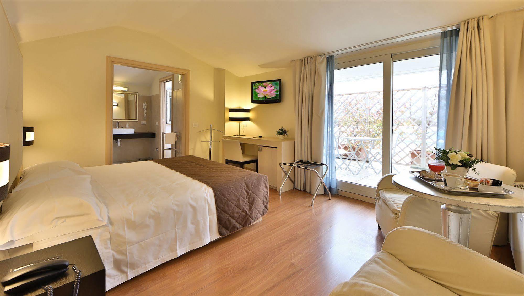 Regal Residence Brescia Esterno foto